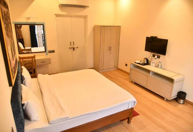 Отель Irish Courtyard Inn