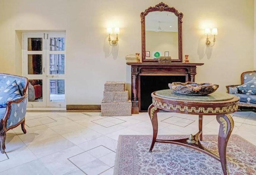 Отель Irish Courtyard Inn