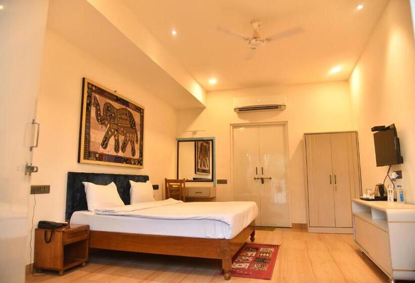 Отель Irish Courtyard Inn