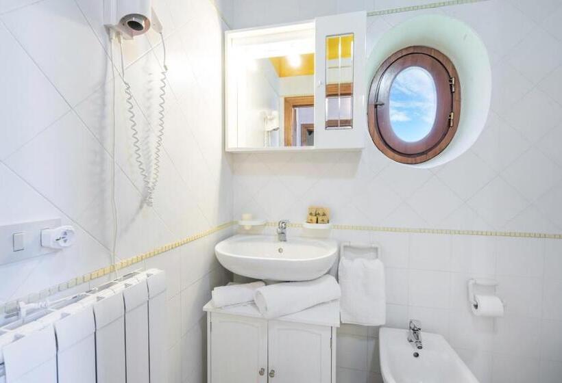 Отель Vecchia Fornace La Piastra Agriturismo, With Pool, Abetone