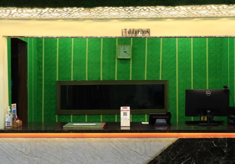 בית מלון כפרי Namo Inspire Smart Inn Llp