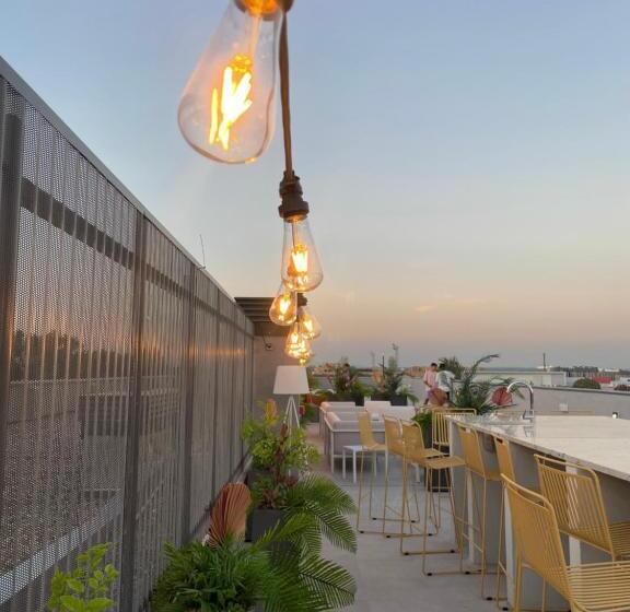 هتل Nodis Madrid Pozuelo