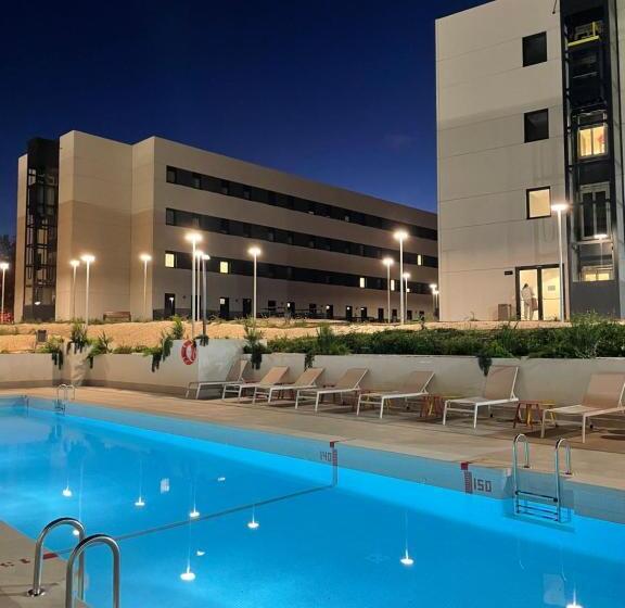 هتل Nodis Madrid Pozuelo