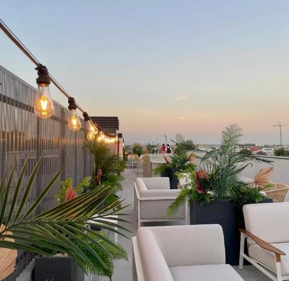 هتل Nodis Madrid Pozuelo