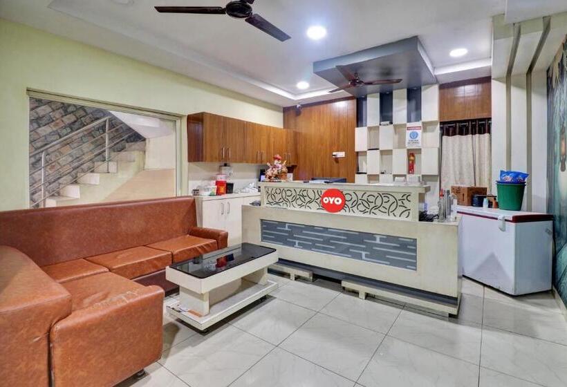 בית מלון כפרי Oyo Flagship At Home Grand