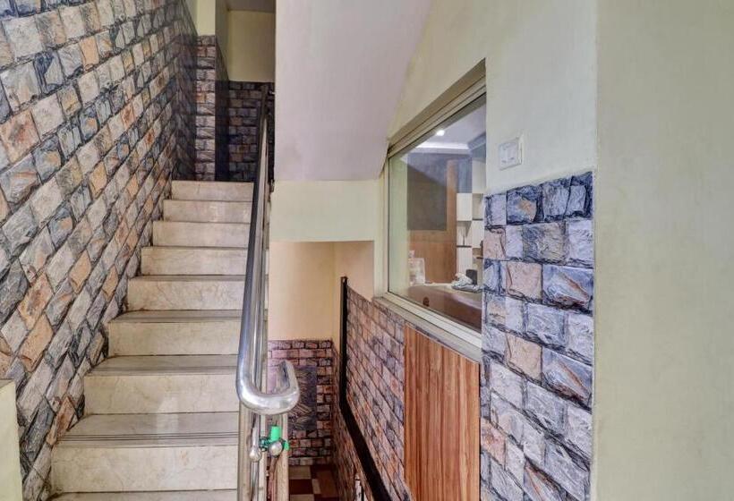 בית מלון כפרי Oyo Flagship At Home Grand