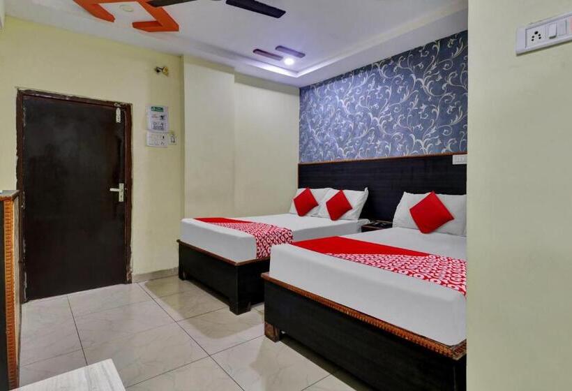 בית מלון כפרי Oyo Flagship At Home Grand