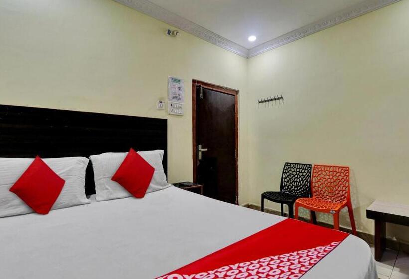 בית מלון כפרי Oyo Flagship At Home Grand