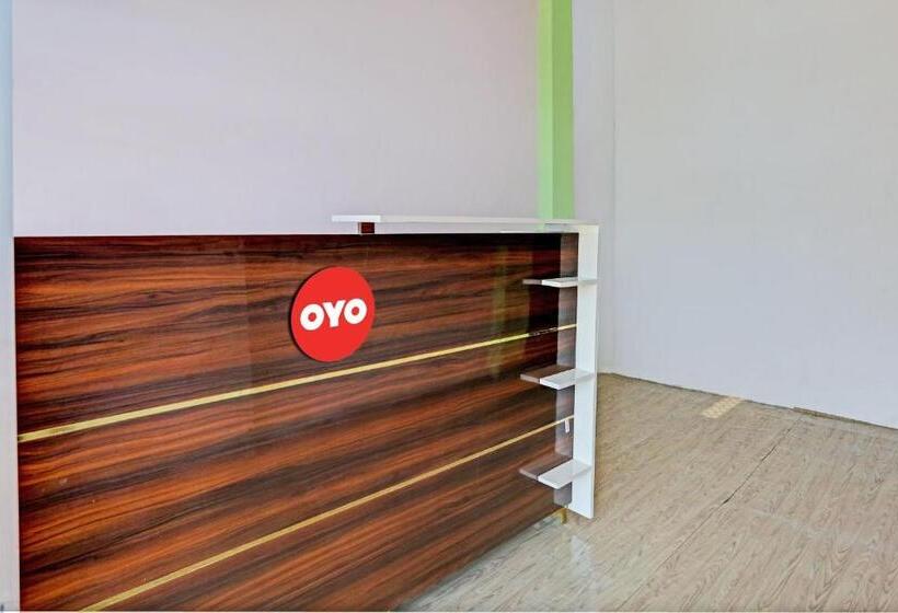 בית מלון כפרי Oyo Flagship Ava Palace