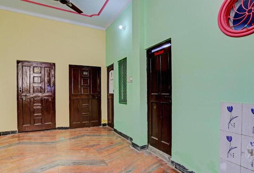 בית מלון כפרי Oyo Flagship Ava Palace