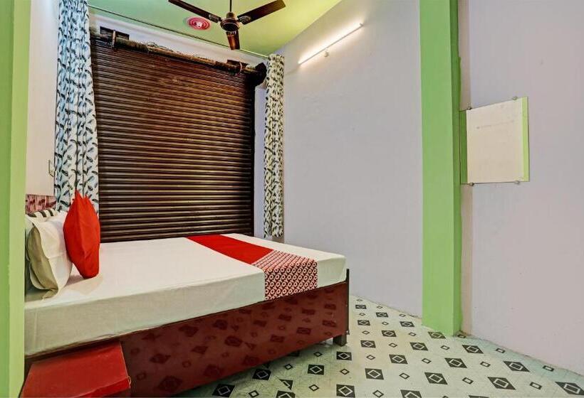 בית מלון כפרי Oyo Flagship Ava Palace