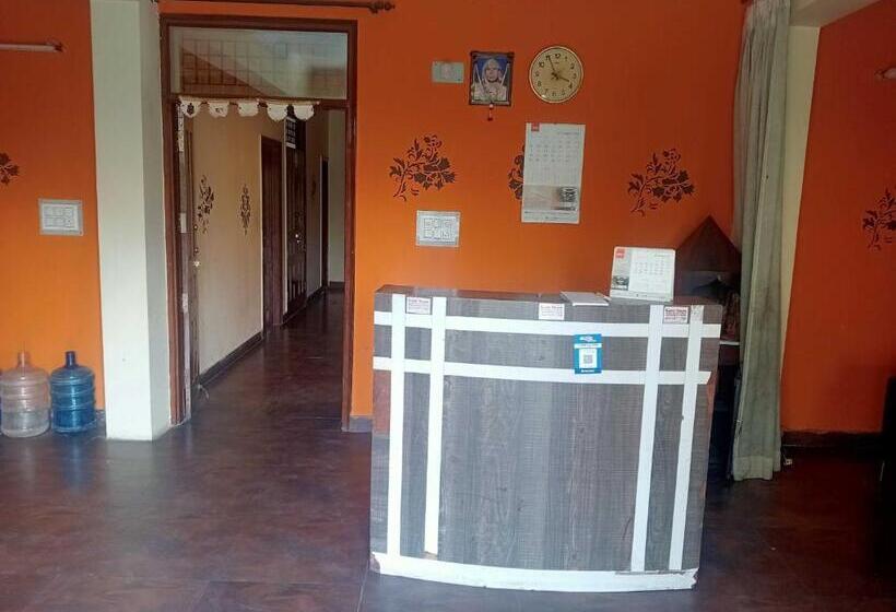 ホテル Oyo Home Ashok Raj