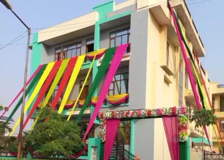 ホテル Oyo Home Ashok Raj