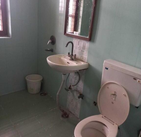 ホテル Oyo Home Ashok Raj