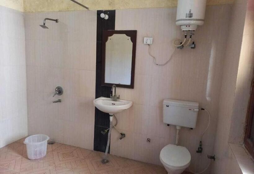 ホテル Oyo Home Ashok Raj