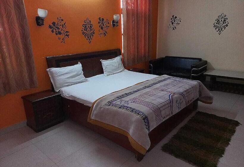 ホテル Oyo Home Ashok Raj