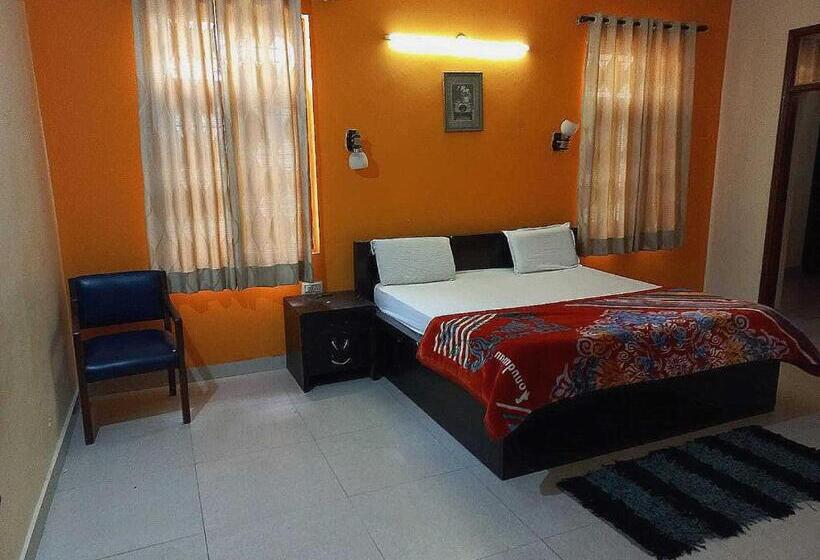 ホテル Oyo Home Ashok Raj