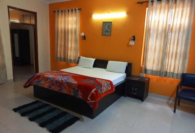 ホテル Oyo Home Ashok Raj