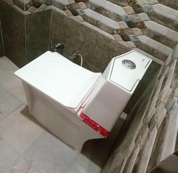 Отель Oyo Sr Family Restaurant &