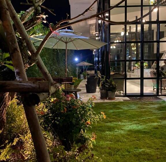 Hotel The Courtyard Chiangrai