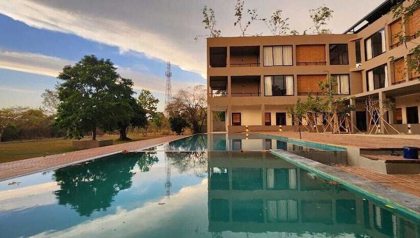 בית מלון כפרי Thimbiri Wewa Resort Wilpattu