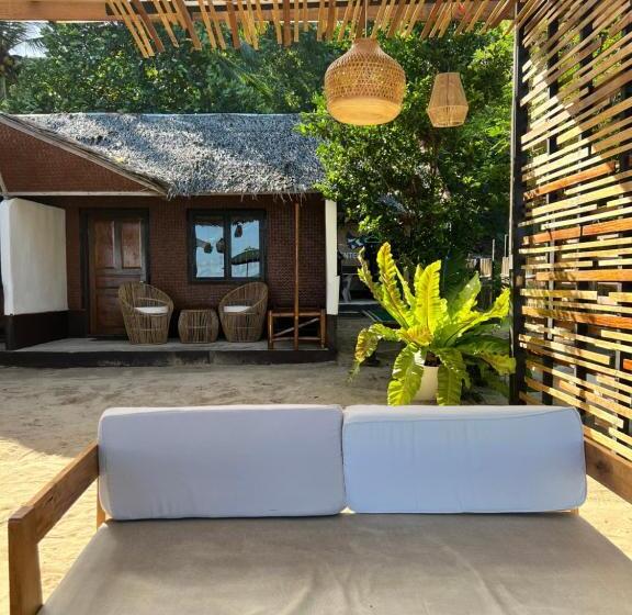 ホテル Ursula Beach Resort