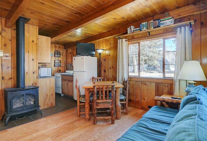 فندق Vista Court Cabins & Lodge