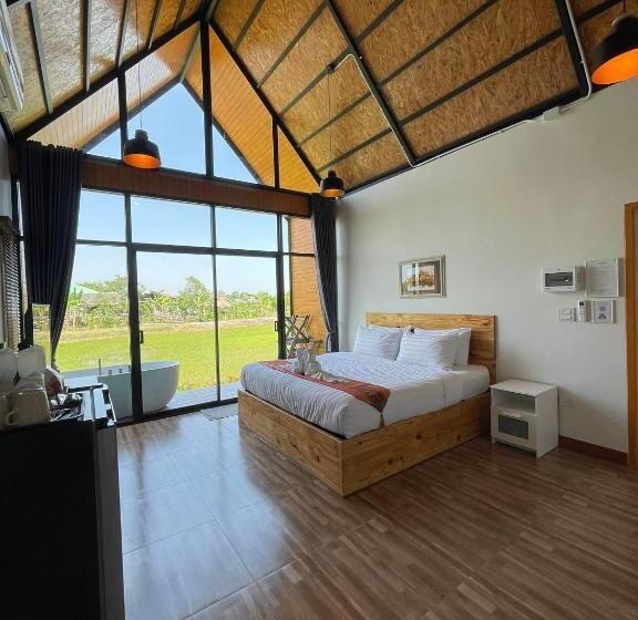 فندق Whitehouse Resort