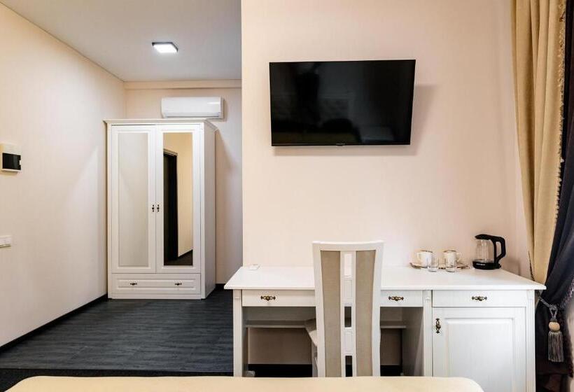 هتل Zhytomyr Palace Mimino