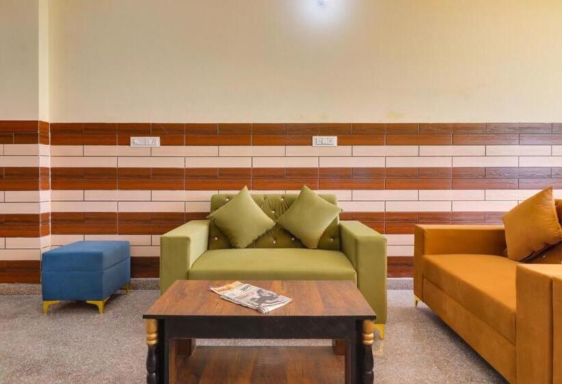 Oyo Flagship Hotel The Kailash