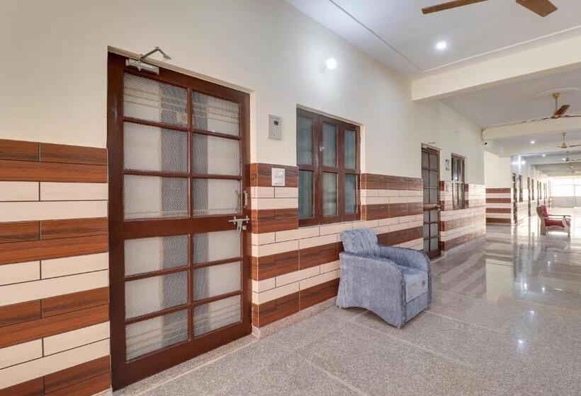 Oyo Flagship Hotel The Kailash