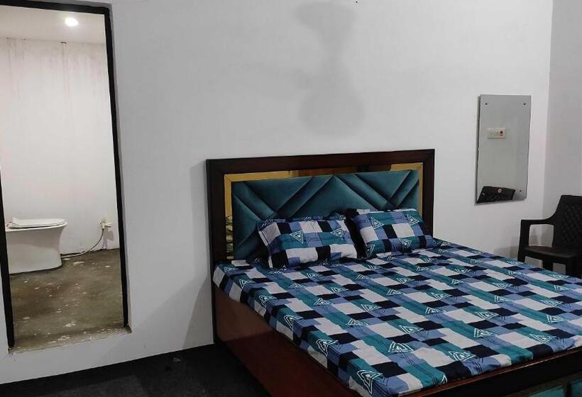 Oyo Hotel New Diamond