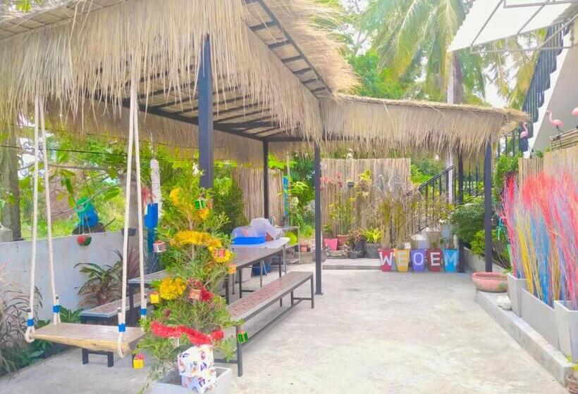 Pension บ้านตึกเกสเฮ้าส์แอนด์โฮมสเตย์ขนอม