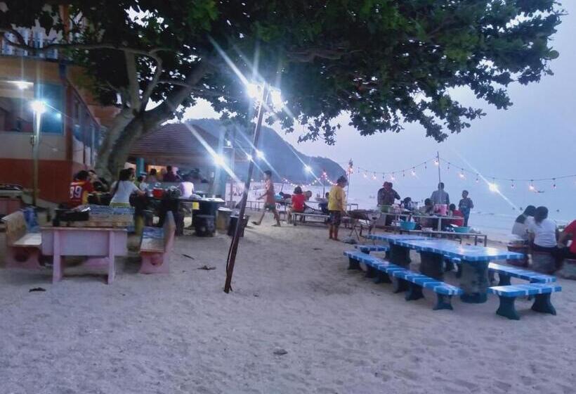 Pension บ้านตึกเกสเฮ้าส์แอนด์โฮมสเตย์ขนอม