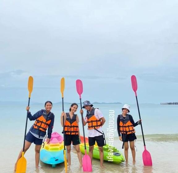 Pension บ้านตึกเกสเฮ้าส์แอนด์โฮมสเตย์ขนอม