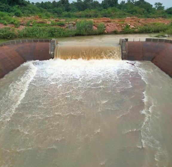 Пансион บ้านสวนริมน้ำวังใหญ่ วังสามหมอ อุดรธานี