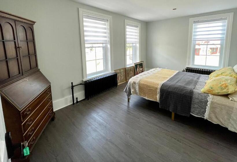 بنسيون Atlantic Pub &