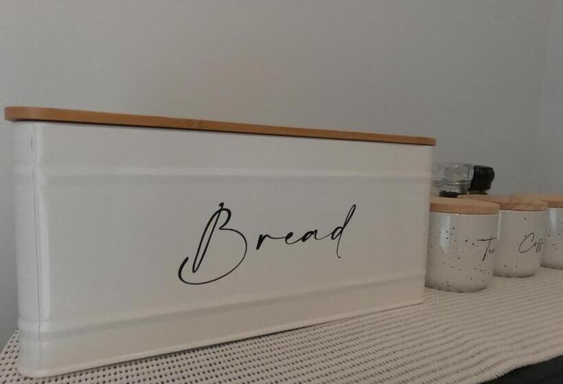 پانسیون Berryfields 64