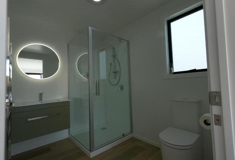 پانسیون Berryfields 64