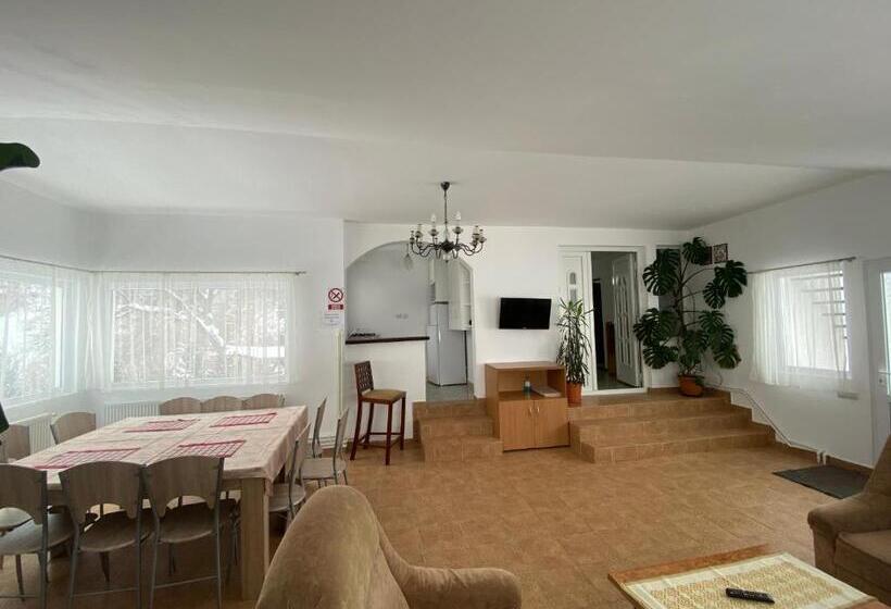 بنسيون Casa Asy