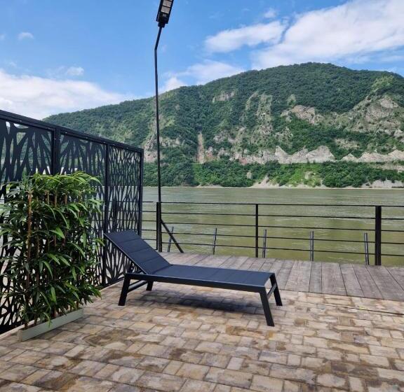 펜션 Complex Turistic Emilio