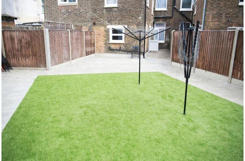 Пансион Cricklewood Deluxe Ensuite Room