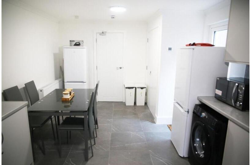 Пансион Cricklewood Deluxe Ensuite Room