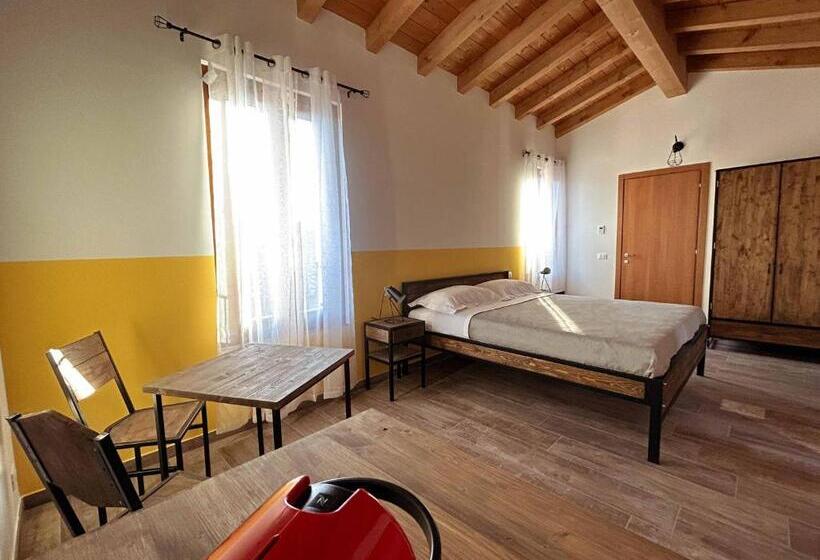 פנסיון La Volpe Rossa Rooms And Apartments