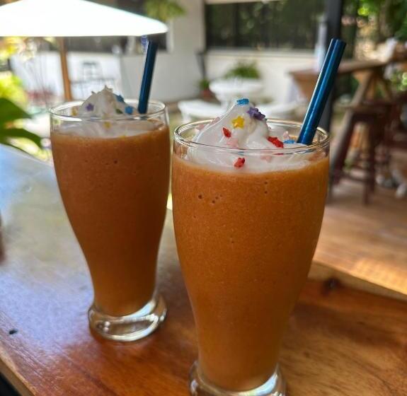 膳宿费 Passiflora Backpackers Samara