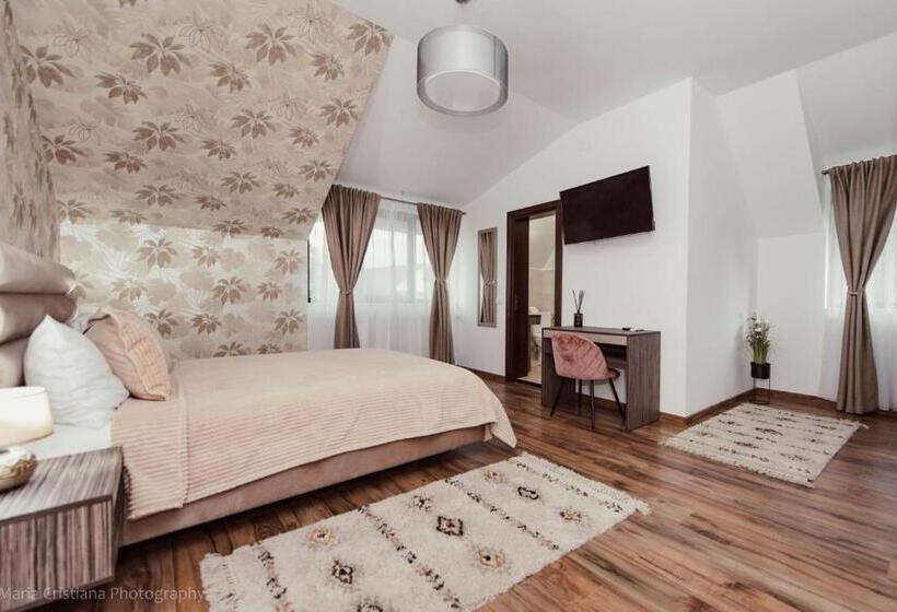 بنسيون Poiana Verde Garden House