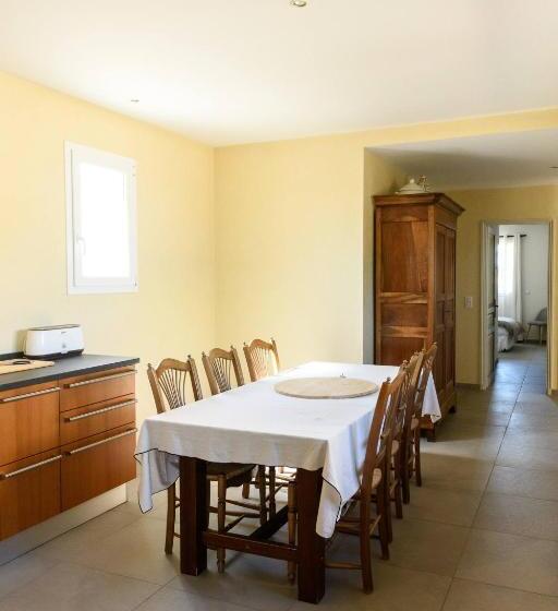 Пансион Room In A Farmhouse   Private Bathroom   By Feelluxuryholidays