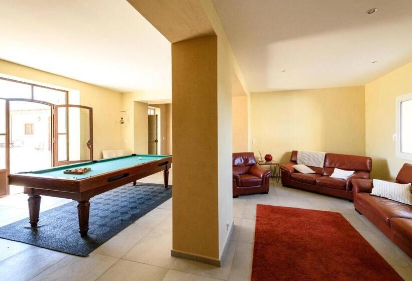 Пансион Room In A Farmhouse   Private Bathroom   By Feelluxuryholidays