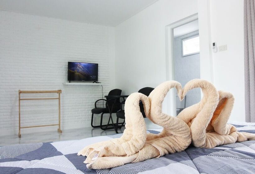 بنسيون Room In Guest Room   Baan Khunphiphit Homestay No3370