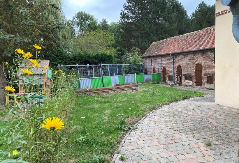 ペンション Room In Guest Room   Bed And Breakfast In The Countryside Near Beauvais Airport